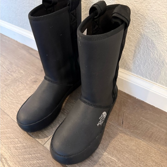 The North Face Waterproof Winter Boots - Picture 2 of 5